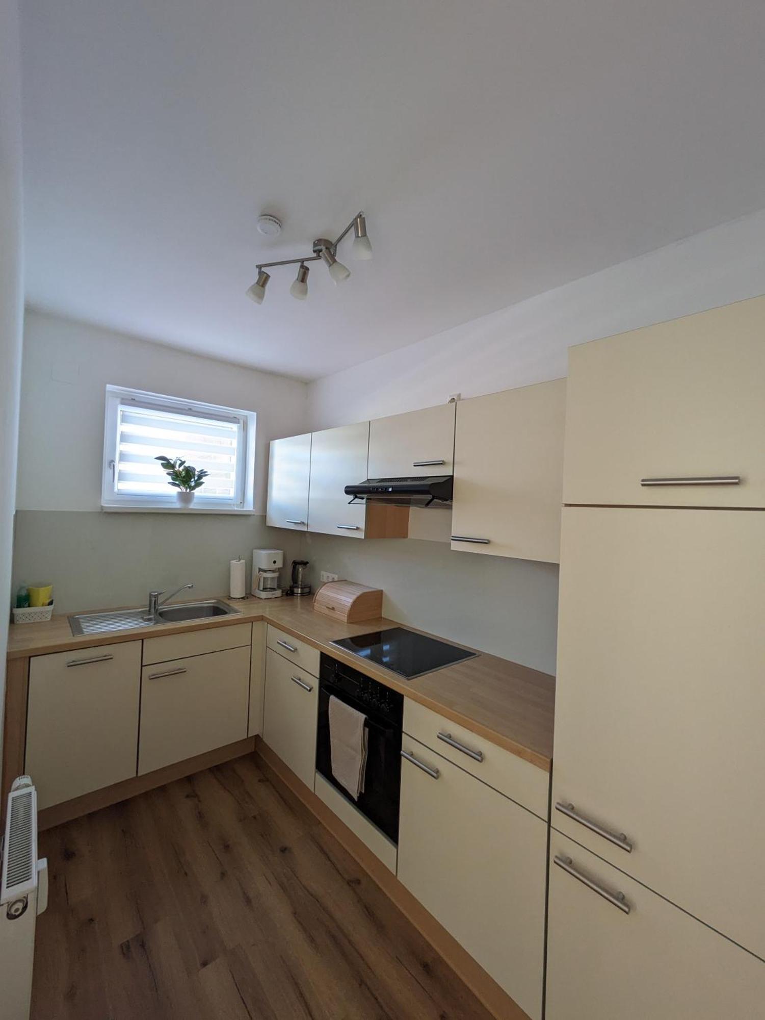 Charmante Ferienwohnung In Villach Luaran gambar