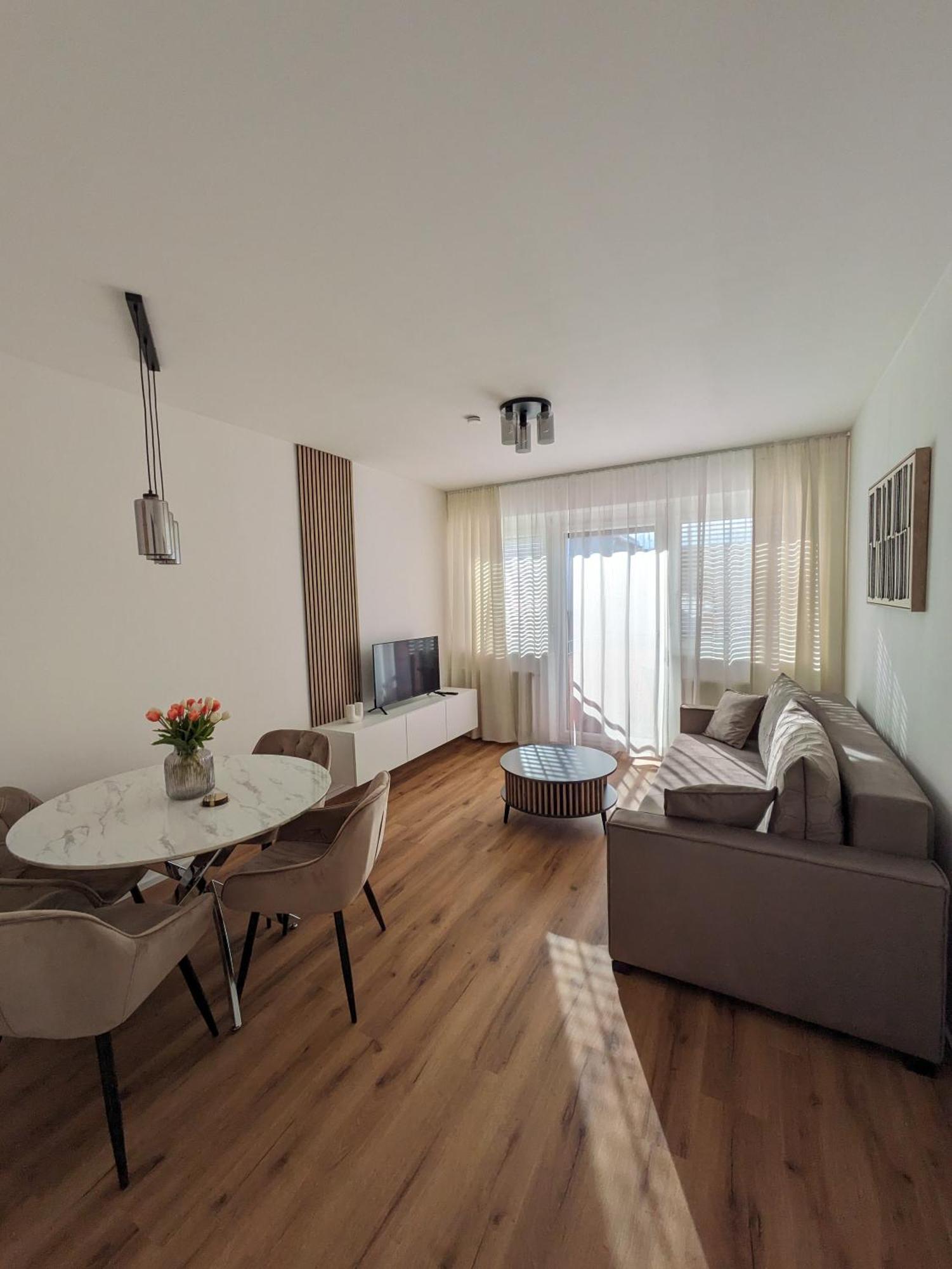 Charmante Ferienwohnung In Villach Luaran gambar